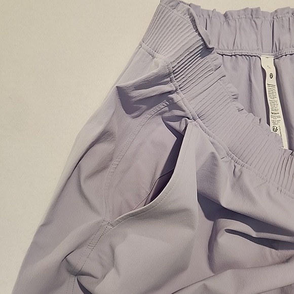 LULULEMON Stretch Woven Ruffle-Waist High-Rise Shorts 9" Lavendar Size XL - Picture 6 of 8